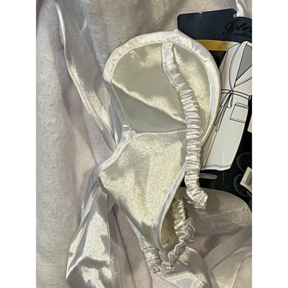 Three Piece Spa Set (White Robe, Luffa, Eye Mask) NWT - Picture 4 of 8